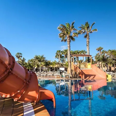 Family With Pool View - Oasis Duna